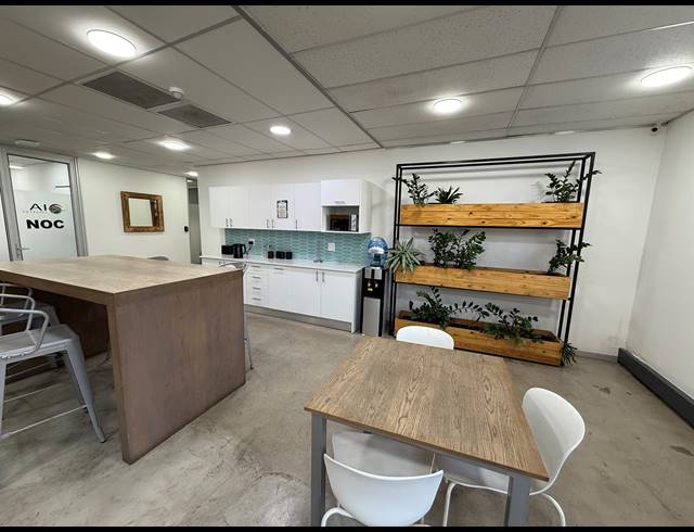 9.90M² OFFICE TO LET IN ROSEBANK